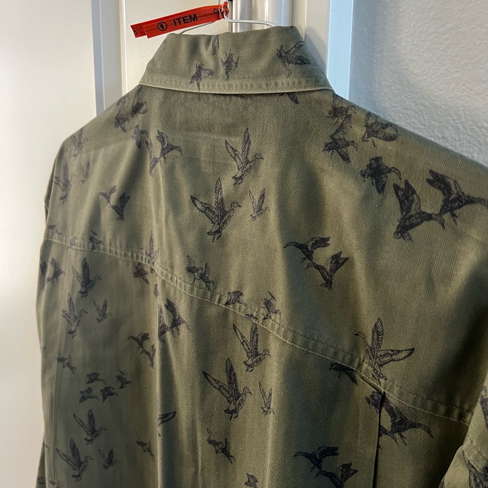 CLEARANCE Men’s Medium Olive Green Columbia Sportswear Ducks Button Down Shirt - Picture 5 of 9